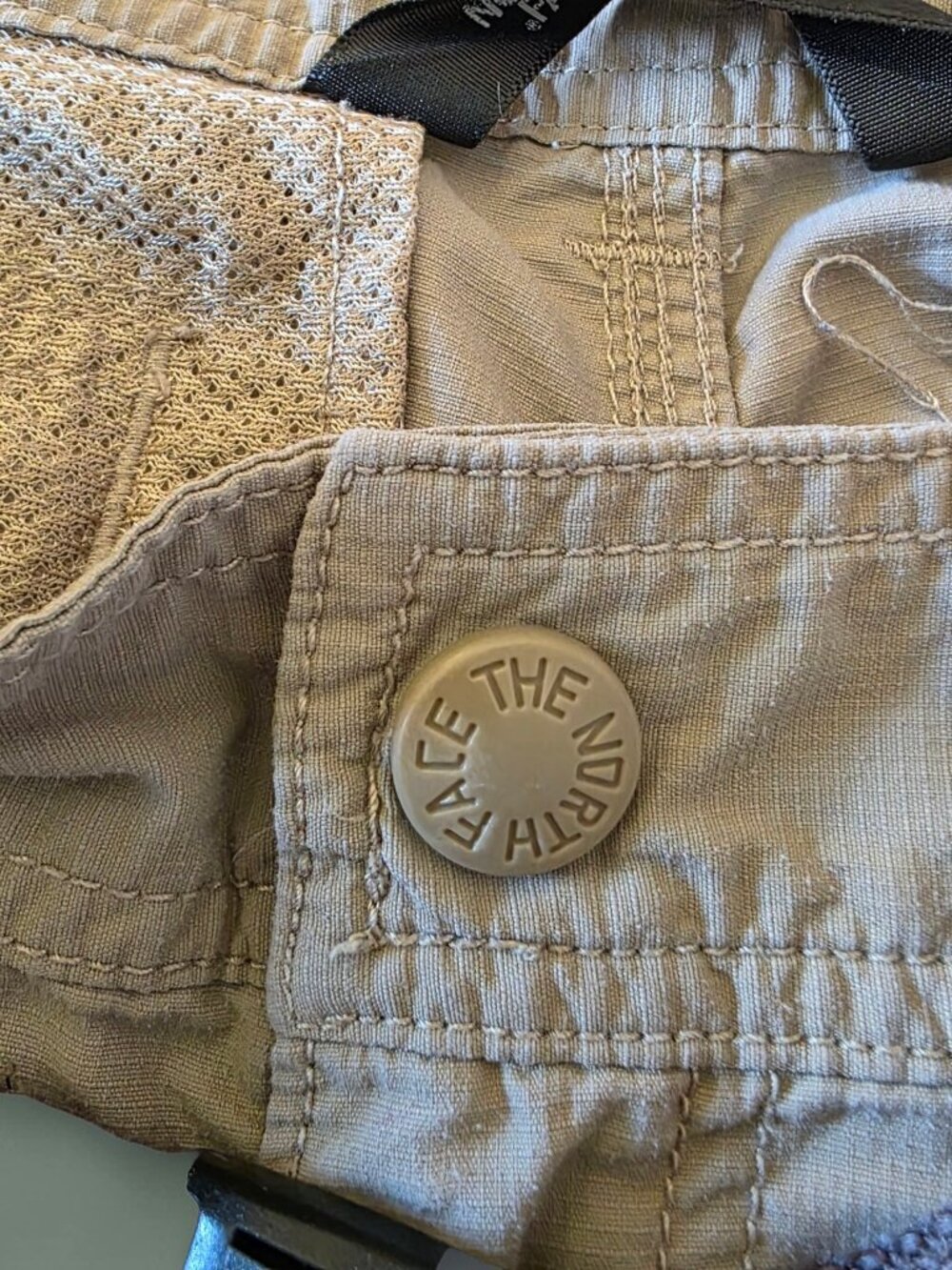 The North Face Convertible Hiking Pants Mens 36 Zip Off Khaki Nylon Outdoor - Picture 13 of 16